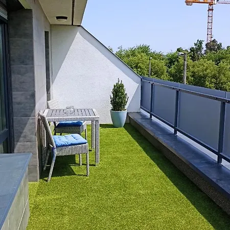 Lively Apartment